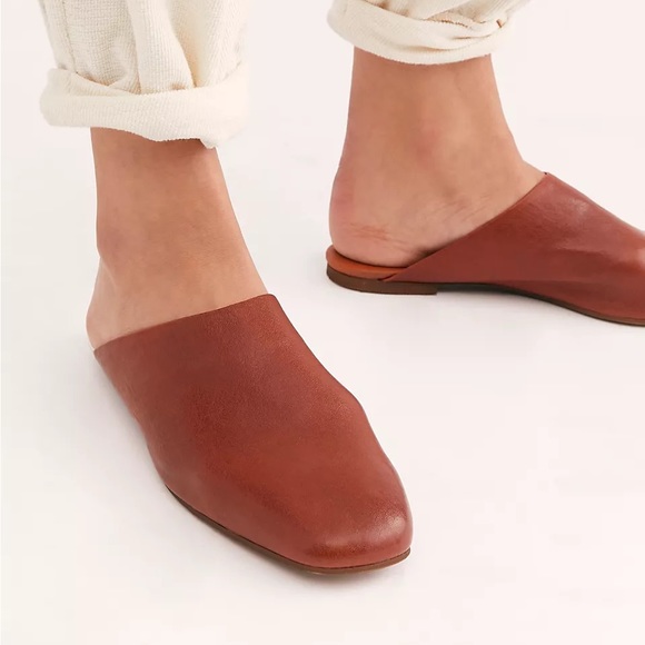 Free People Shoes - NIB Free People Brown Leather Reese Flat Mule Women’s 8